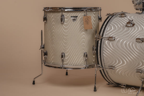 1960s Ludwig Standard in Silver Astro - 14x20, 16x16,  8x12, 5x14sn