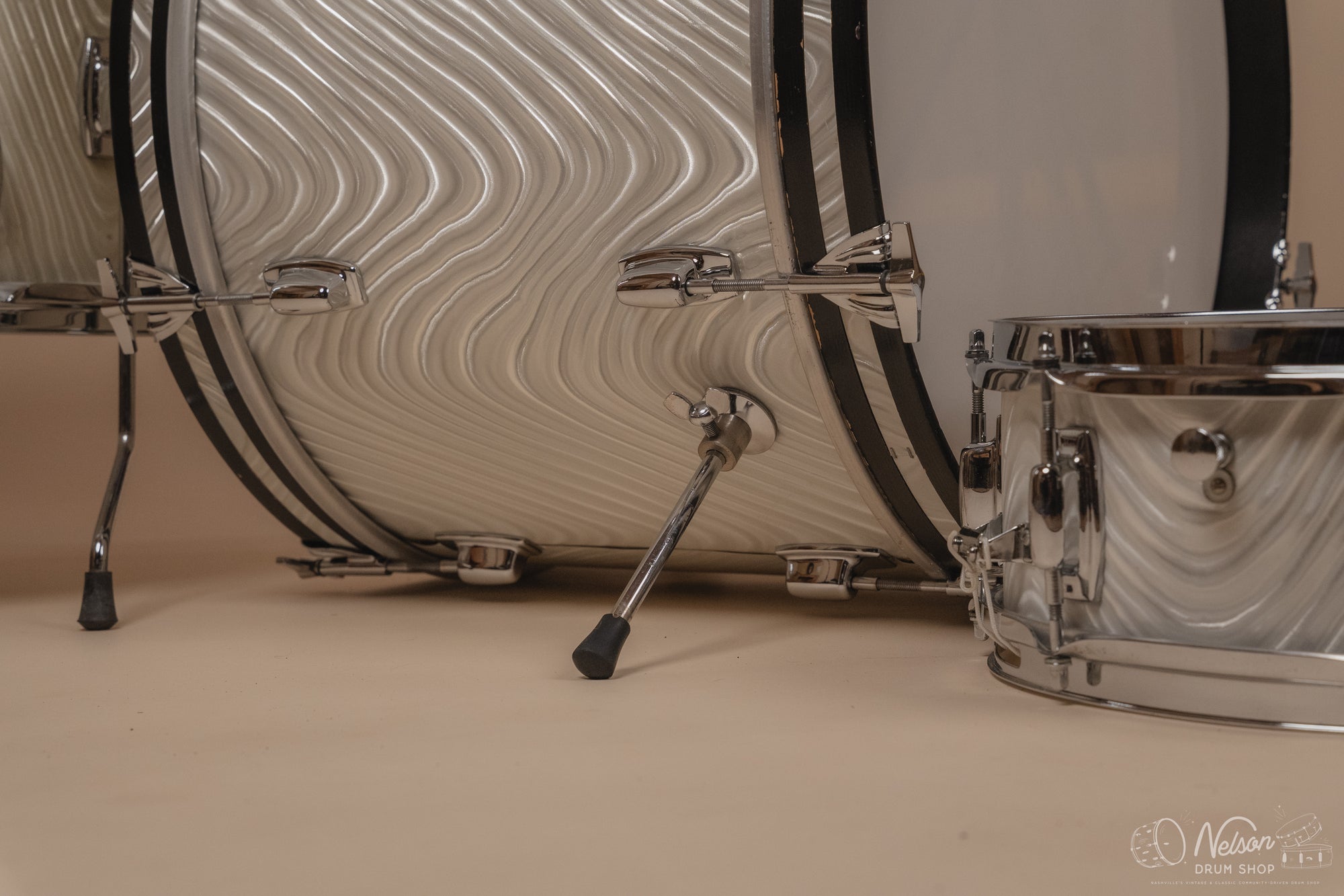 1960s Ludwig Standard in Silver Astro - 14x20, 16x16,  8x12, 5x14sn