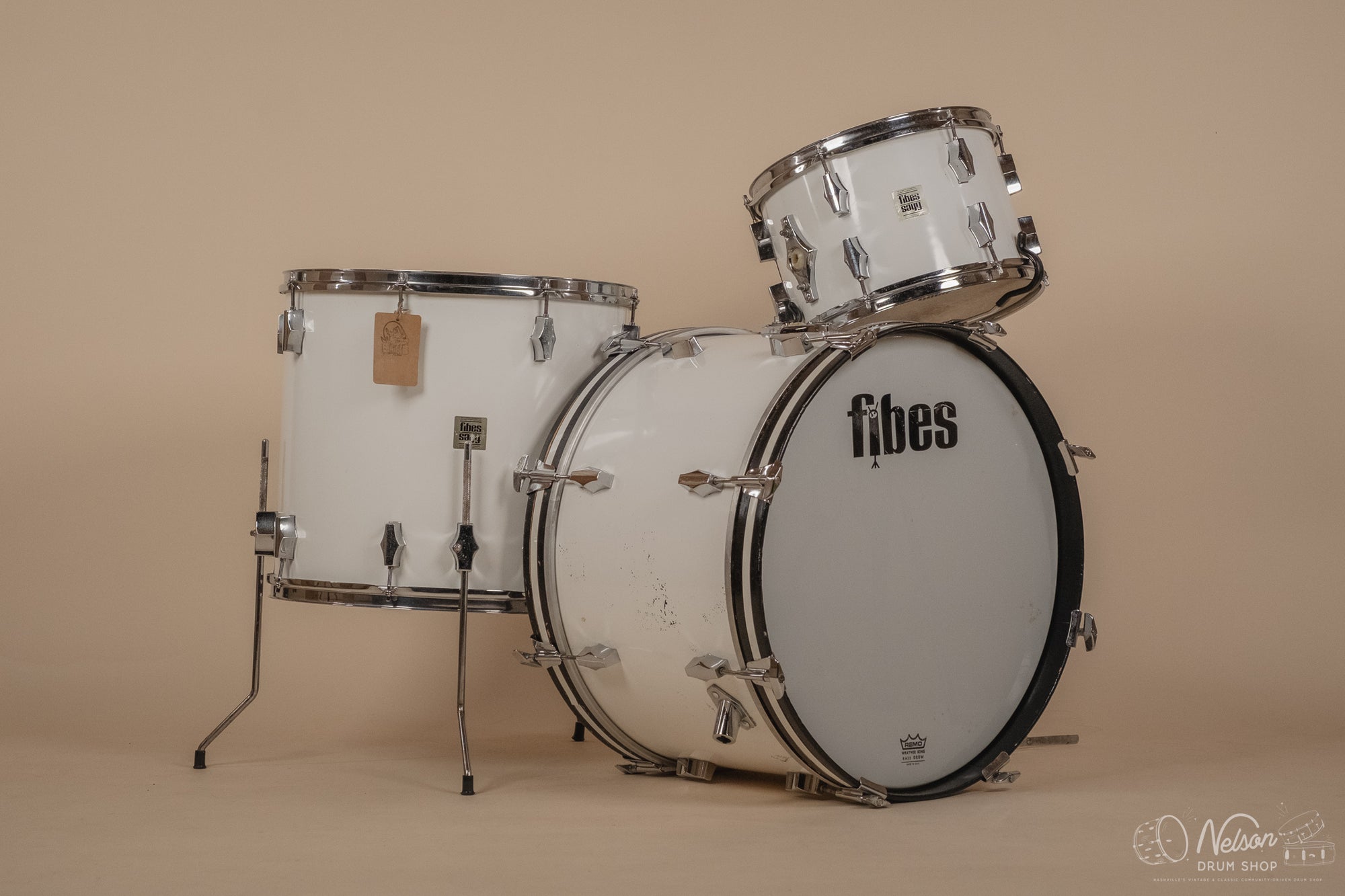 1970s Fibes Fiberglass in White - 14x22, 16x18, 9x13