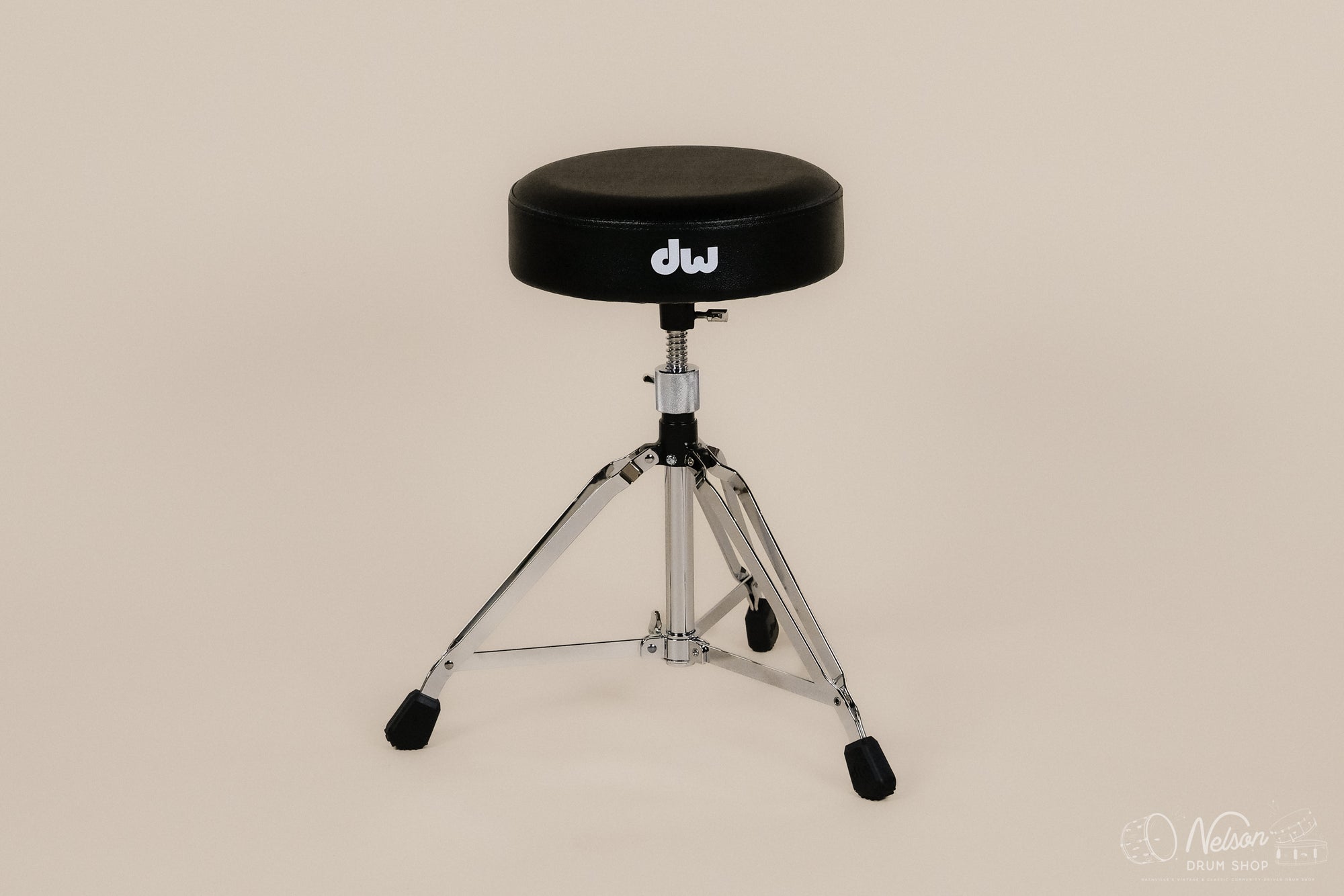 DW 5000 Series Throne