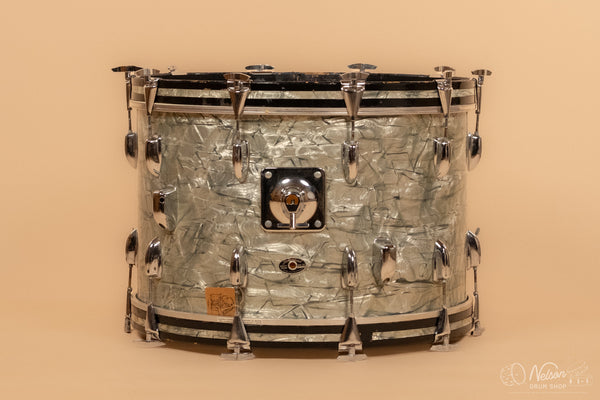 1970s Slingerland Bass Drum in Light Blue Pearl - 14x22