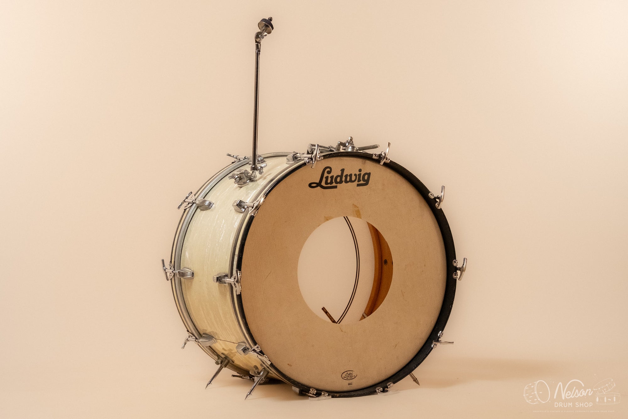 1960s Ludwig Classic Bass Drum in White Marine Pearl - 14x22"
