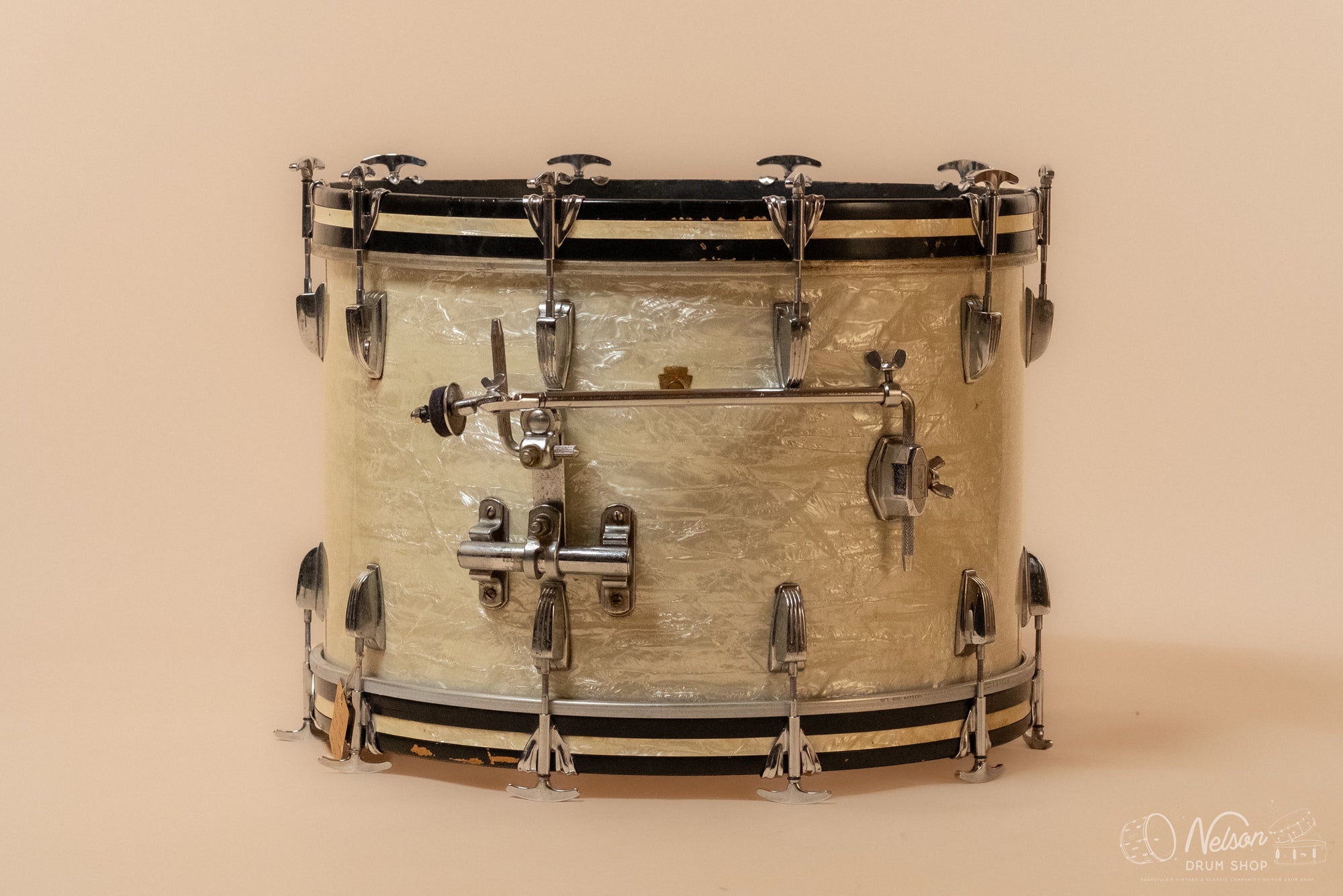 1960s Ludwig Classic Bass Drum in White Marine Pearl - 14x22"