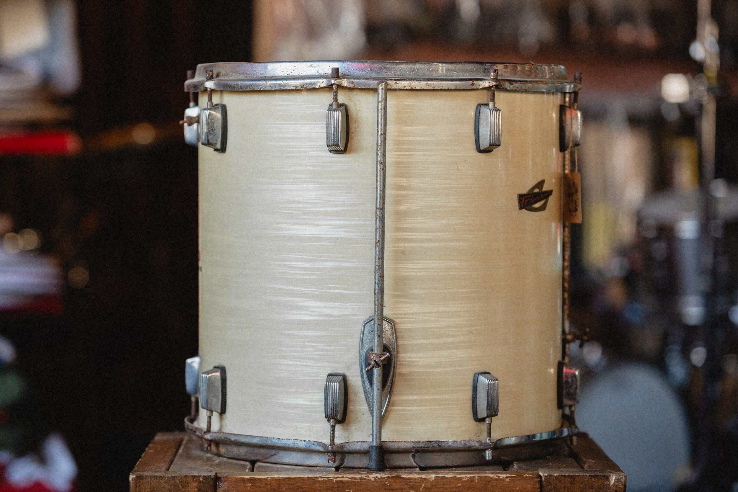 1960s Trixon Floor Tom in White Strata - 16x16 – Nelson Drum Shop