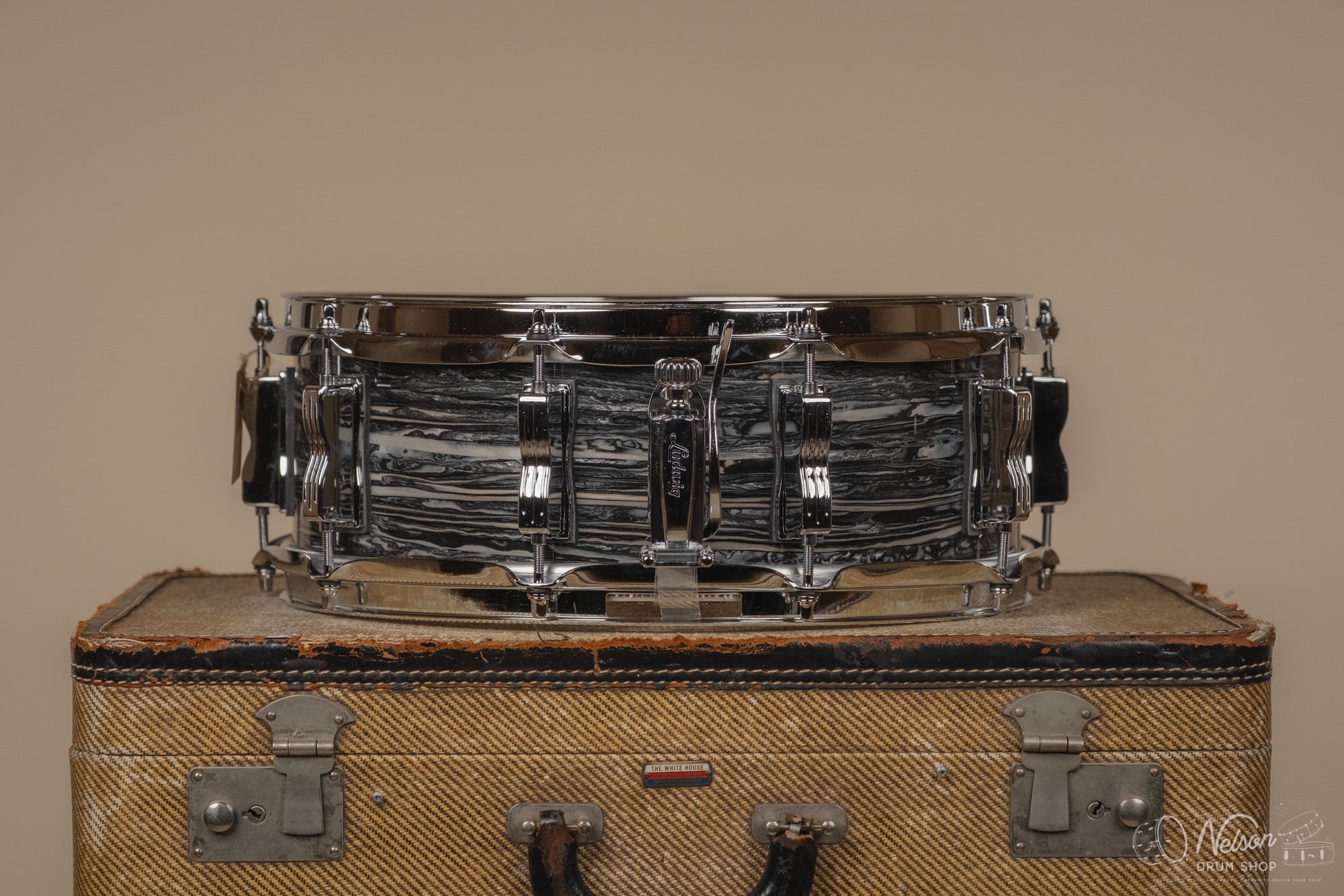 Ludwig Classic Maple in Vintage Black Oyster - 5x14