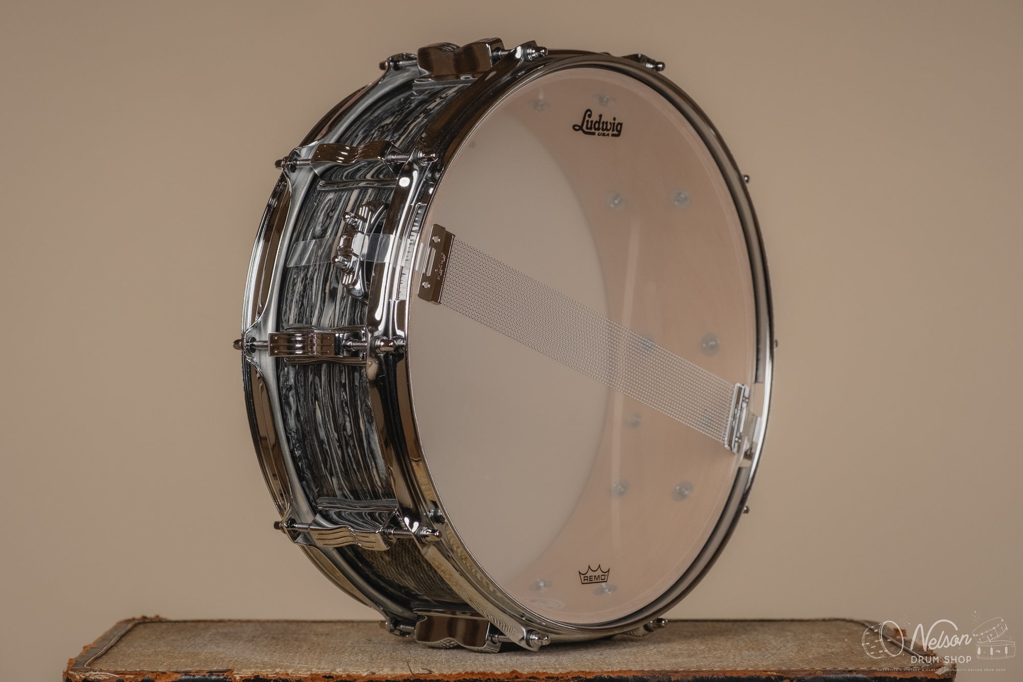 Ludwig Classic Maple in Vintage Black Oyster - 5x14