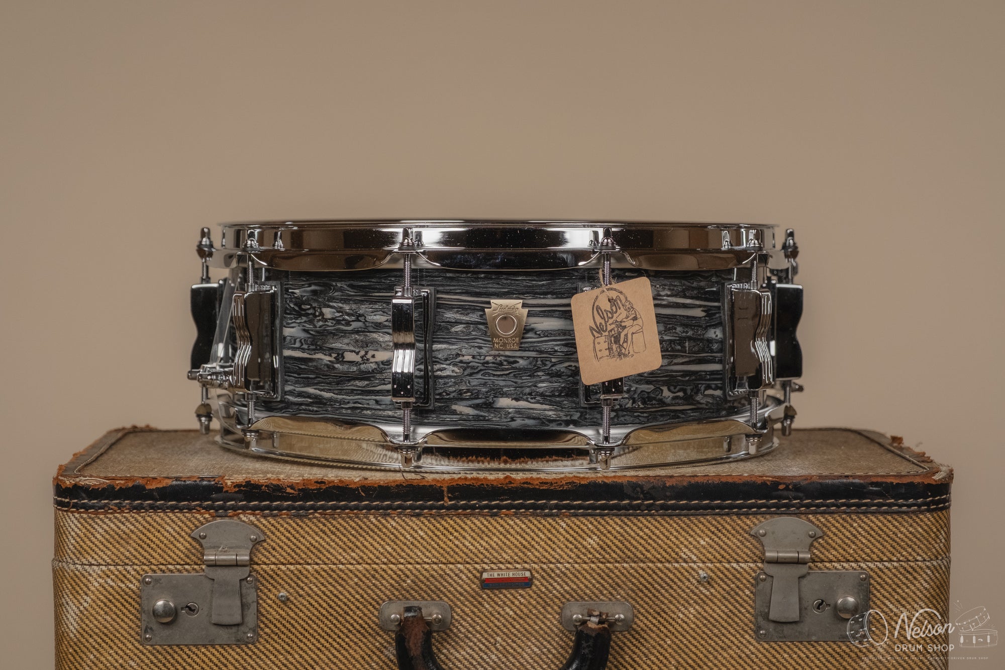 Ludwig Classic Maple in Vintage Black Oyster - 5x14