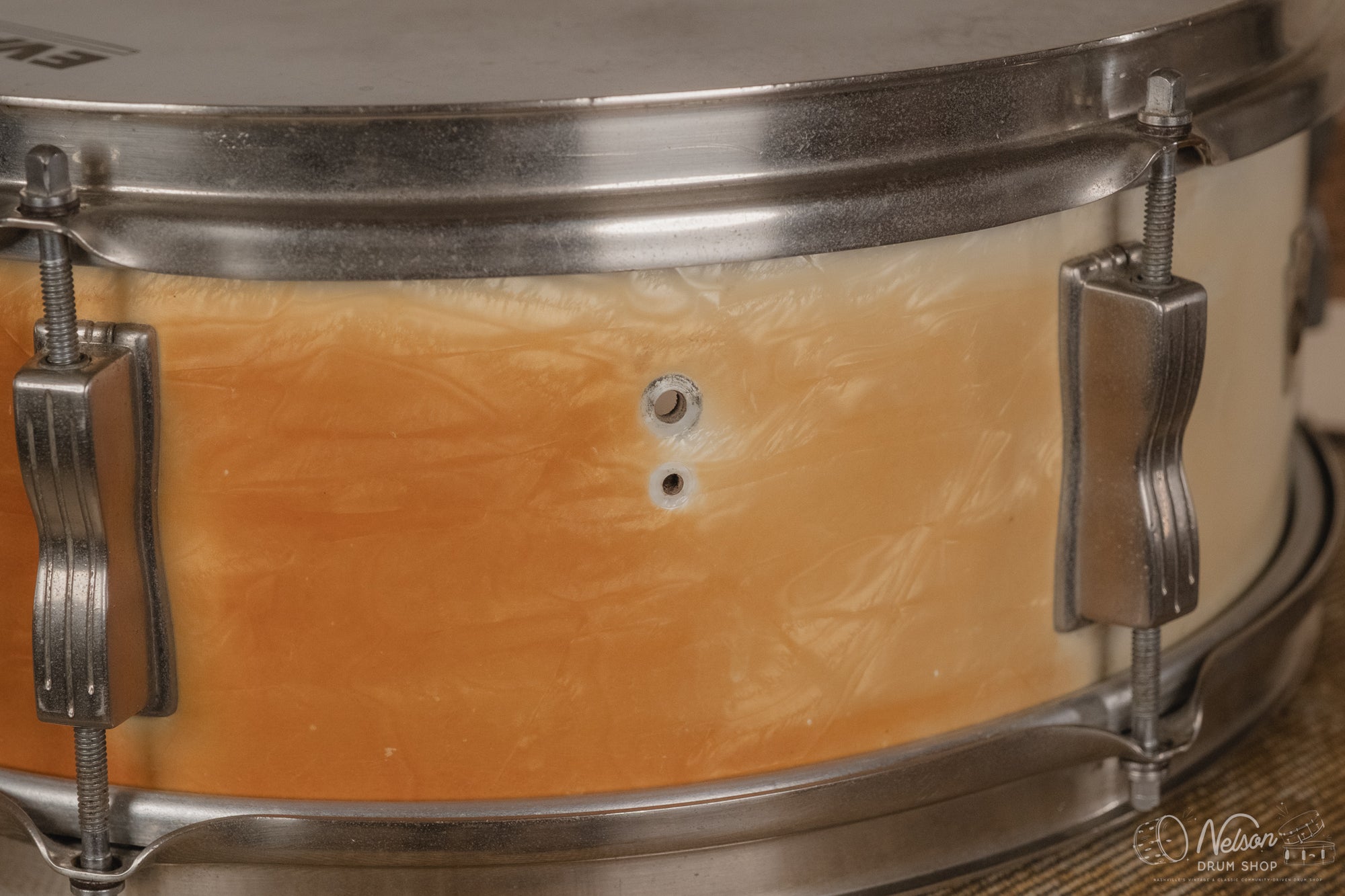 1959-60 Ludwig Transition Badge LM491 'Pioneer' in Faded White Marine Pearl - 5.5x14