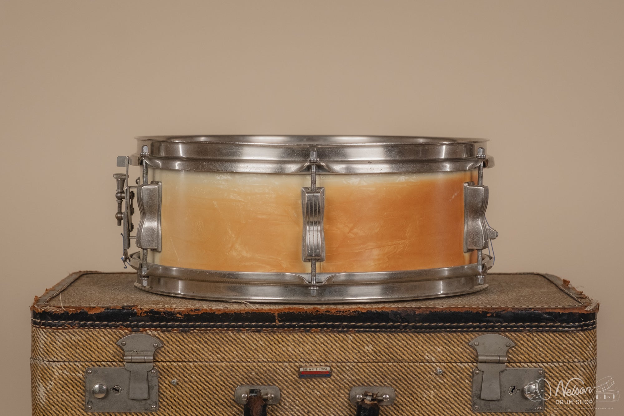 1959-60 Ludwig Transition Badge LM491 'Pioneer' in Faded White Marine Pearl - 5.5x14